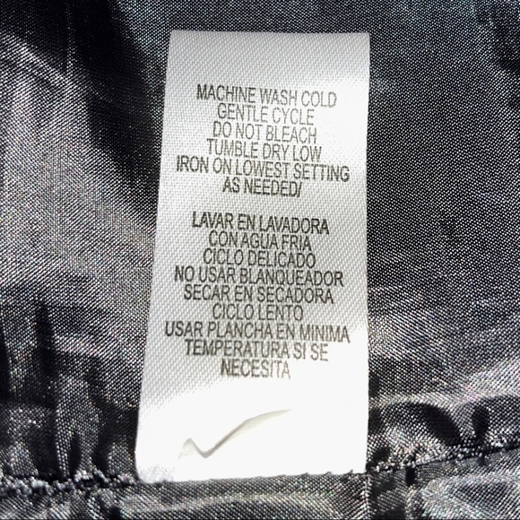 Sandra Darren dress, solid gray with ruffled V-neckline, zipper in back - Picture 10 of 10